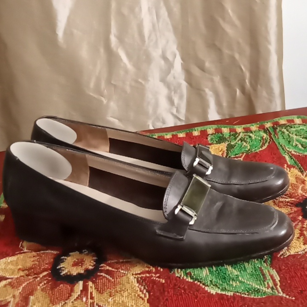 Salvatore Ferragamo Boutique  Made In Italy Pumps Size 7.5 Narrow.
